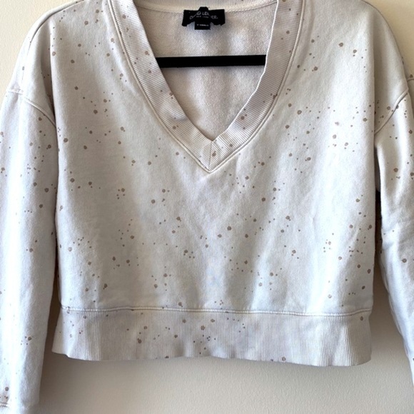 David Lerner Mia Speckled V-Neck Cropped Pullover - Picture 9 of 12